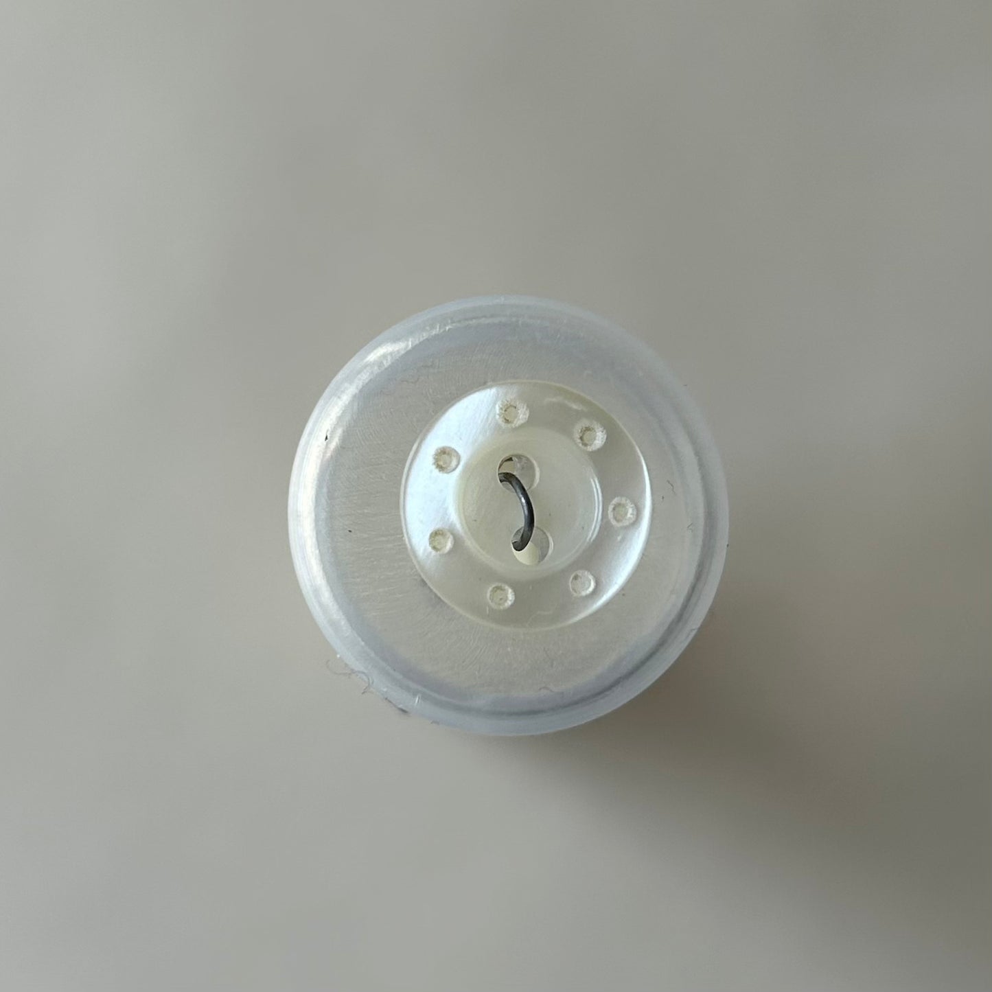 Buttons: Cream Shiny Button with Decorative Dots 12.5mm