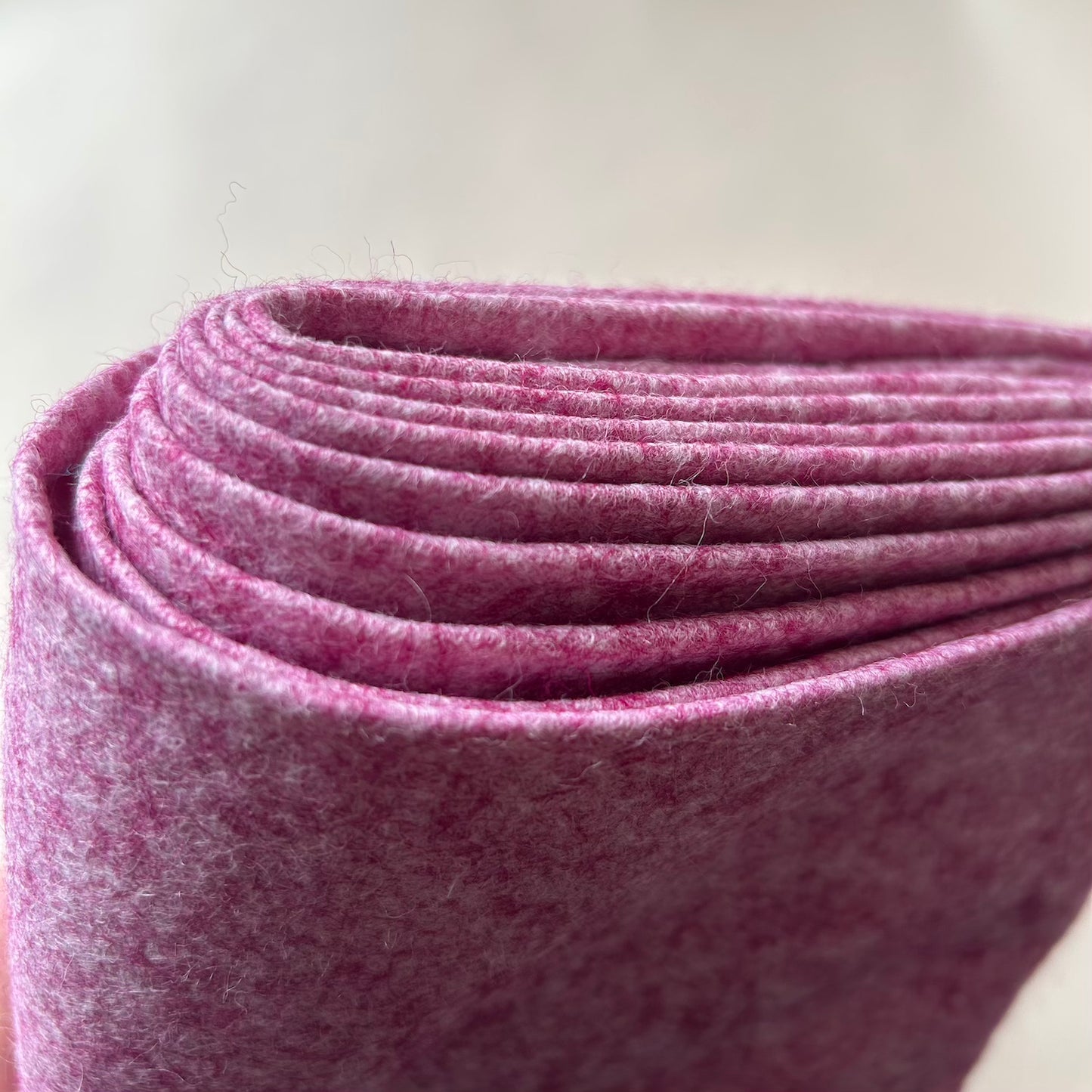 Felt: Wool Mix 92cm wide: Marl Effect: Fuschia