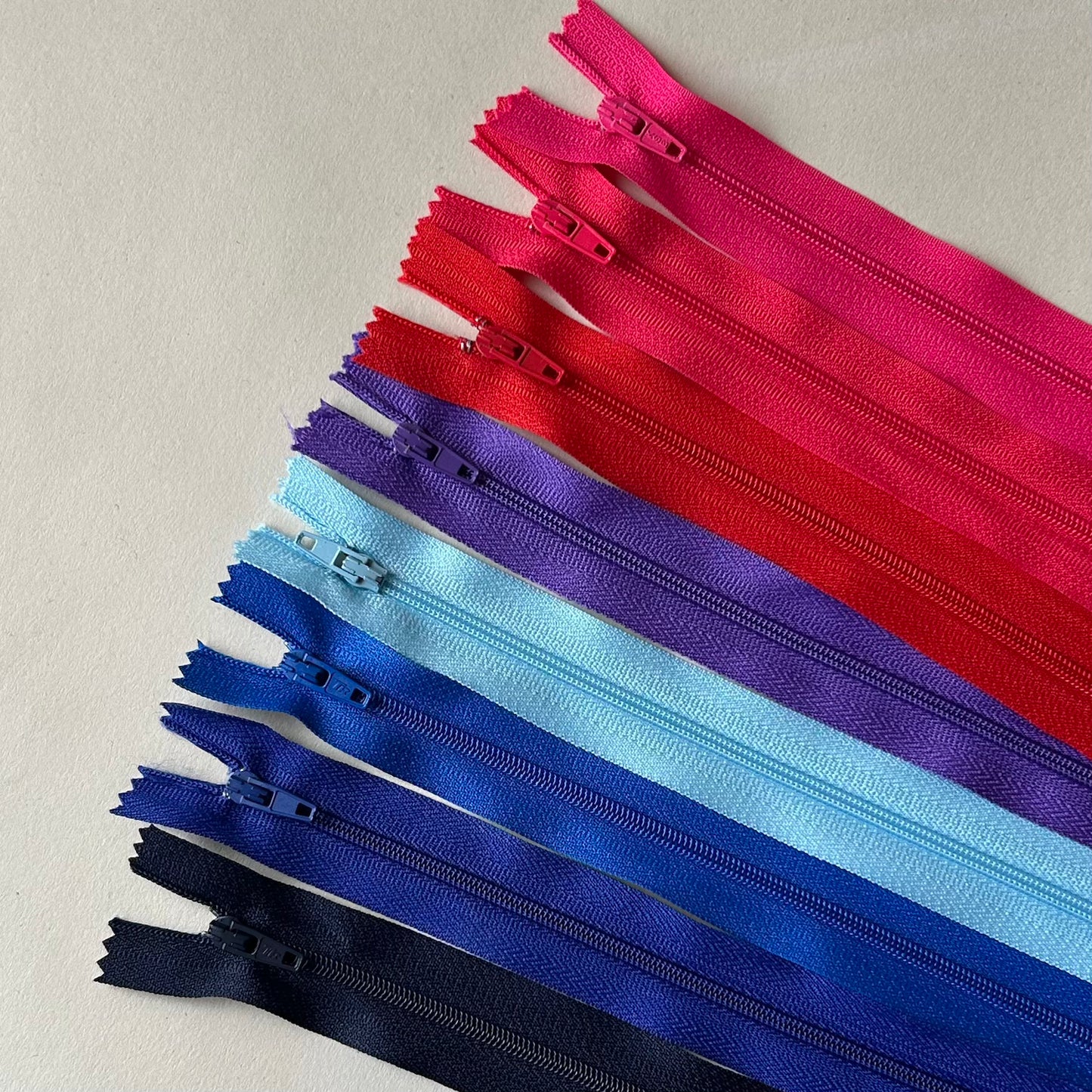 Dress Zip: (12 inch)