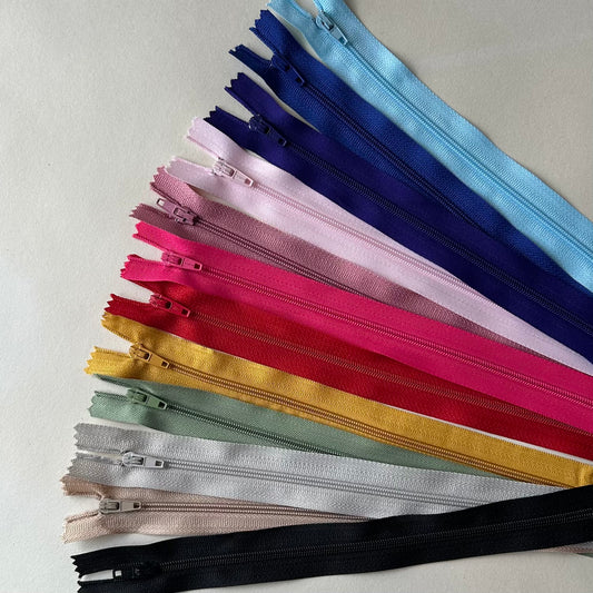 Dress Zip: (14 inch)