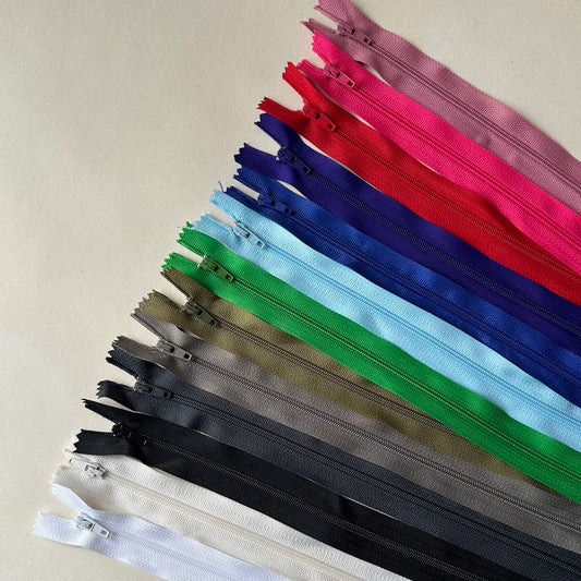 Dress Zip: (16 inch)