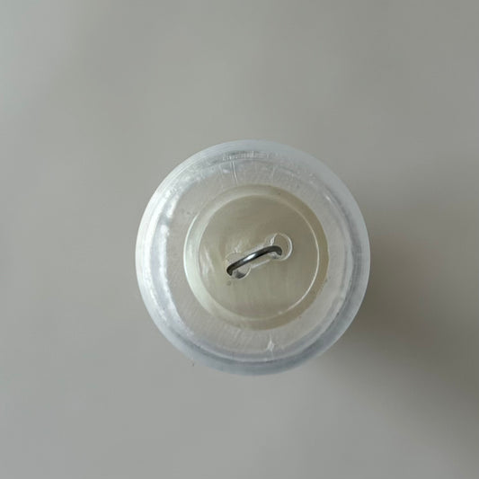 Buttons: Cream Shiny (Shell  Like) Button 11.5mm