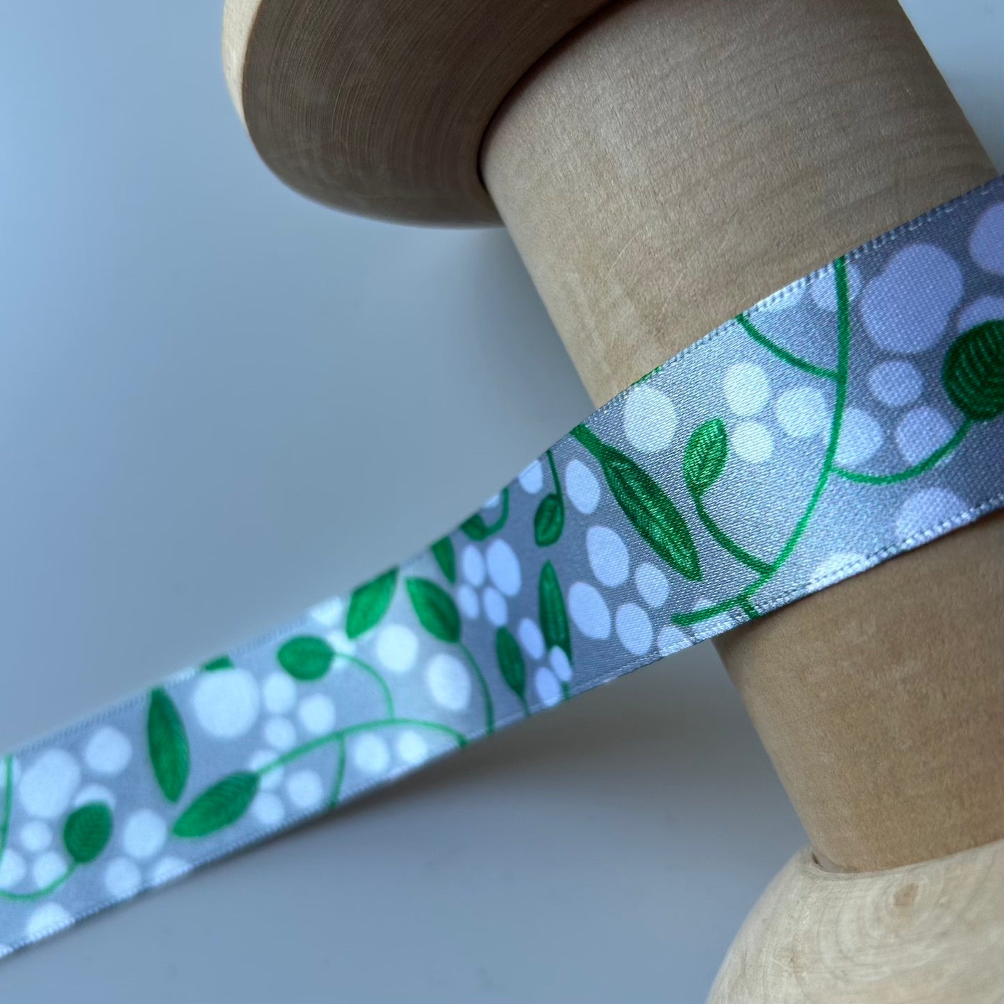 Berisford Ribbon: Frosted Berry Ribbon 25mm