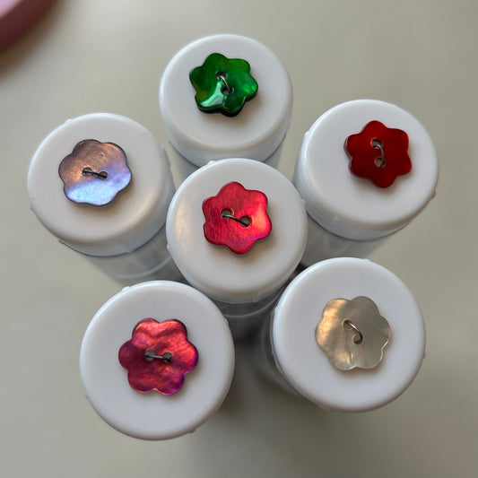 Buttons: Natural Dyed Akoya Shell Flower Button