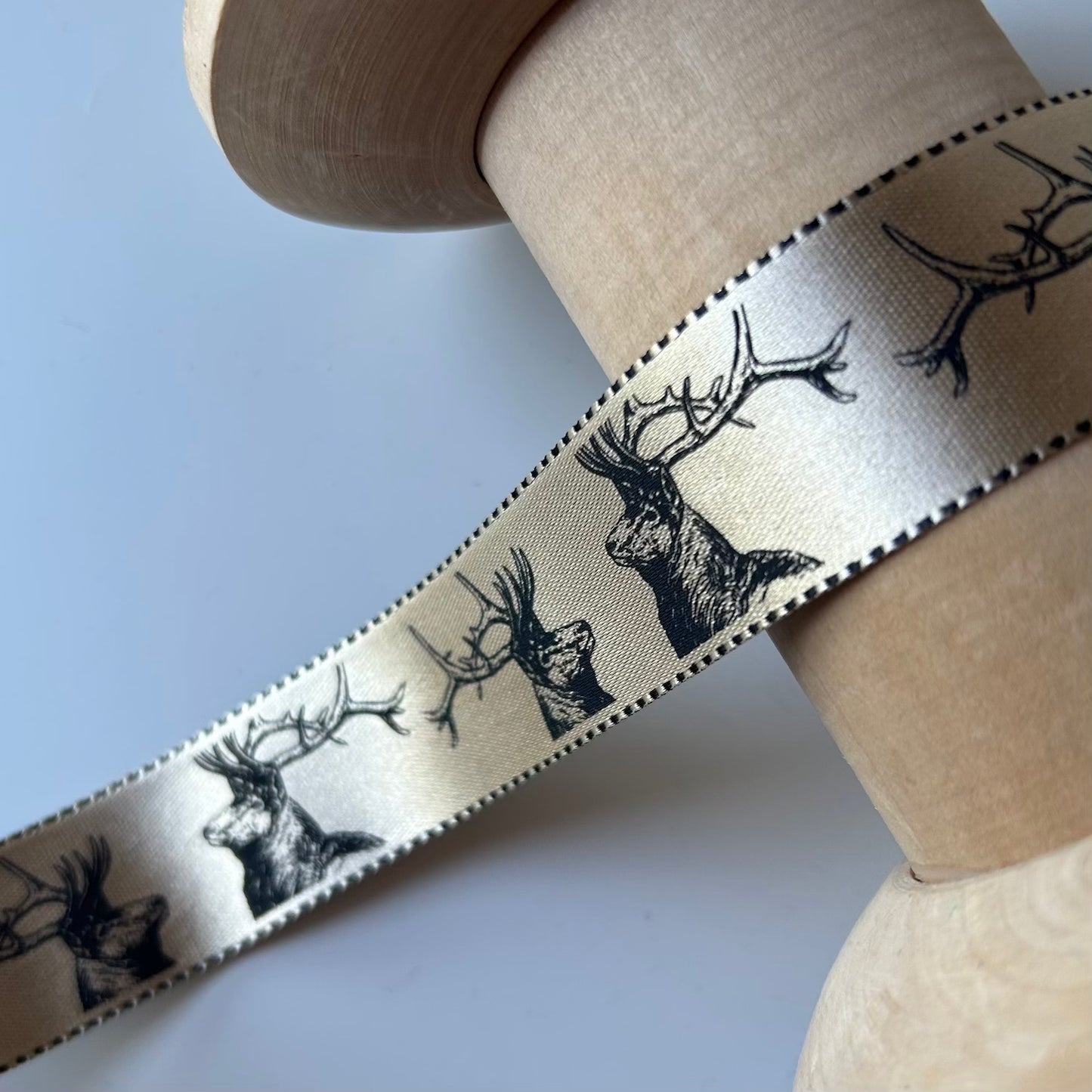 Berisford Ribbon: Gold Stags Ribbon 25mm