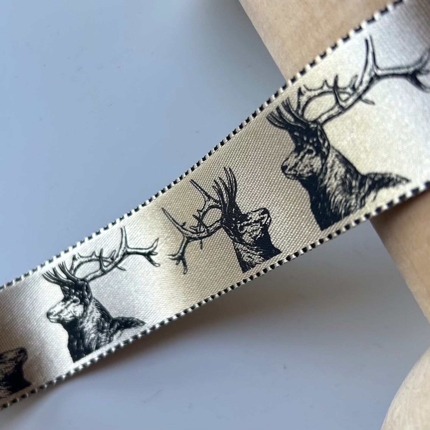 Berisford Ribbon: Gold Stags Ribbon 25mm